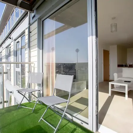 Stunning 2 Bedroom In Ashley Down With Cricket View Bristol