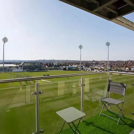 Stunning 2 Bedroom In Ashley Down With Cricket View Appartamento